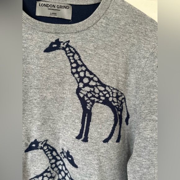 London Grind Gray Giraffe Crewneck Cotton Pullover Sweater - Picture 8 of 8